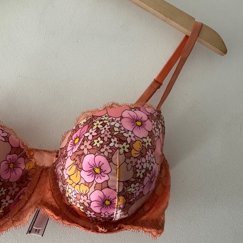 Victoria’s Secret Dream Angels Lined Demi Bra Gorgeous Floral Pattern - Picture 2 of 7